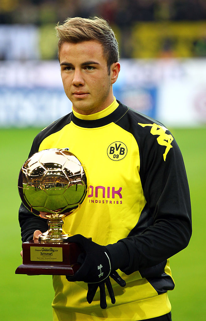 Mario Gotze con el premio Golden Boy