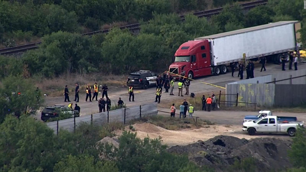 Detuvieron a 4 mexicanos por la muerte de 53 migrantes en un tráiler en Texas 