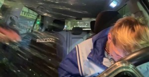 Streamer transmitió desde su auto y captó el asalto que sufrió