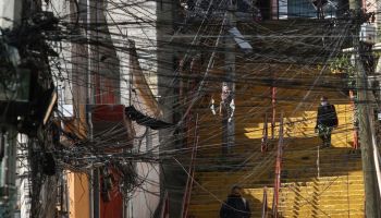 Contaminación visual por cableando eléctrico en las calles de la ciudad.FOTO: ROGELIO MORALES /CUARTOSCURO.COM