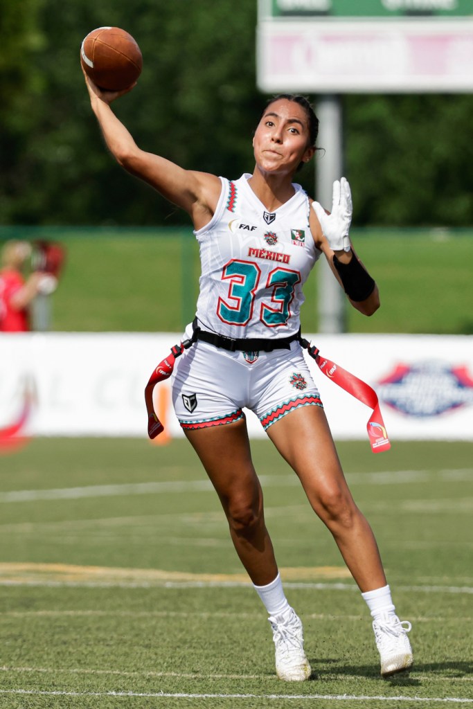 Diana Flores, la mexicana que rompe barreras en el flag football