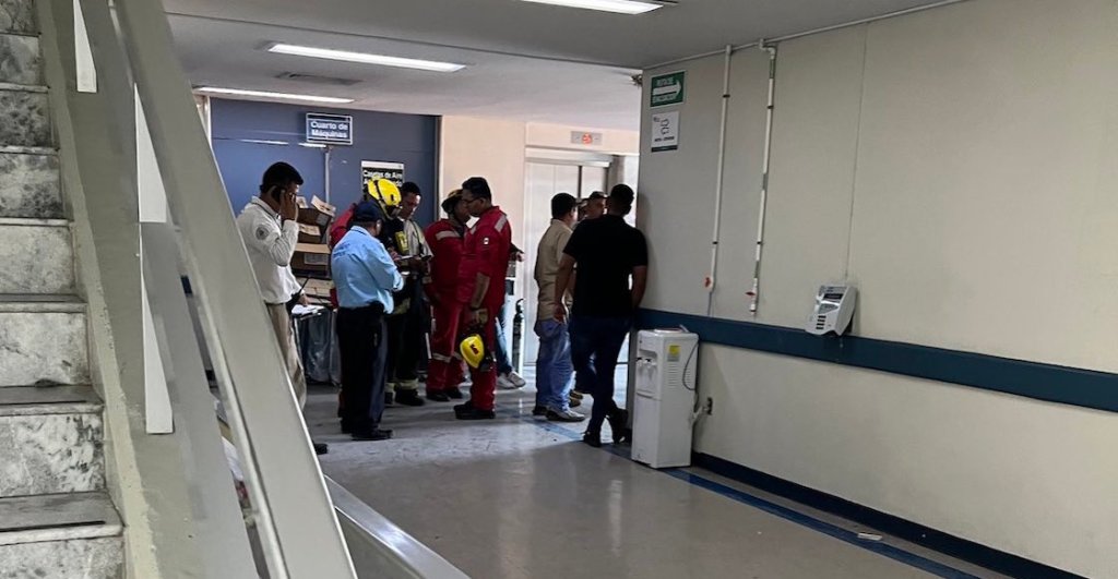 Otro elevador del IMSS deja a 8 personas atrapadas en Guadalajara