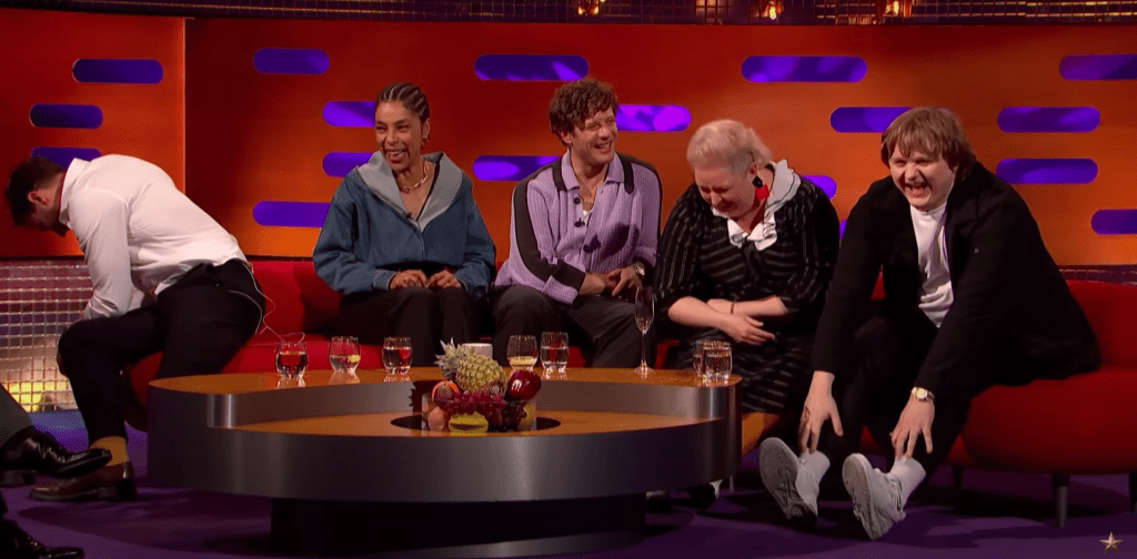 Lewsi Capaldi como uno de los invitados en The Graham Norton Show