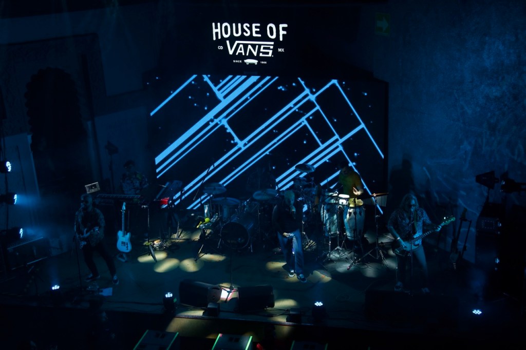 los amigos invisibles house of vans