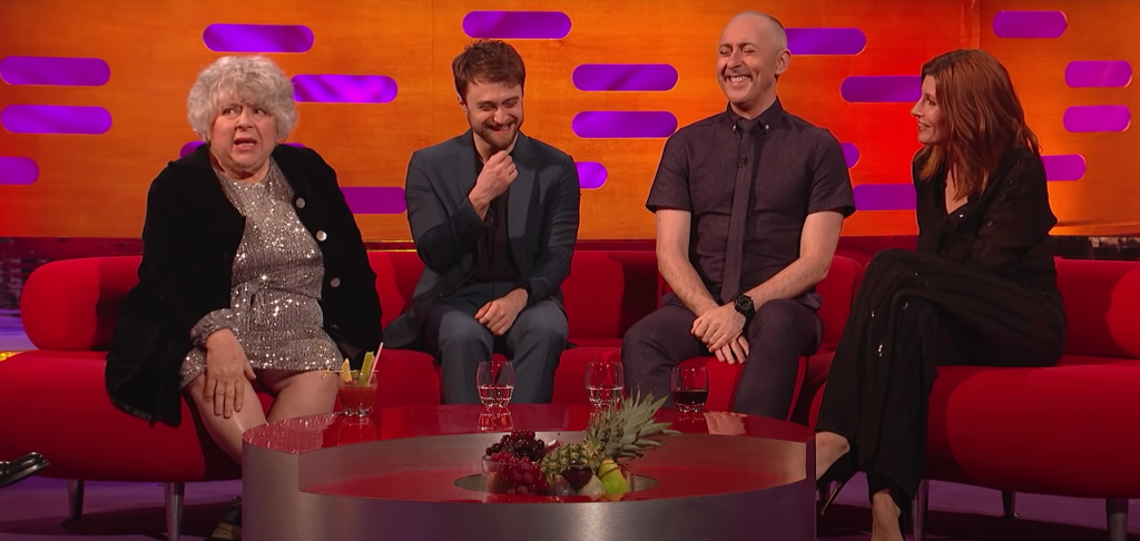 Miriam Margolyes con algunos invitados en 'The Graham Norton Show'