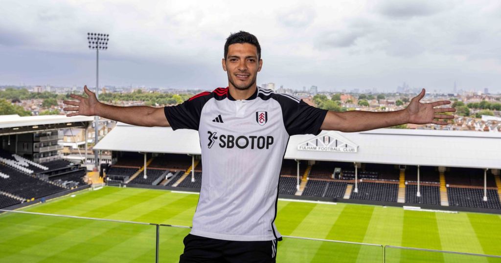 Raúl Jiménez ya conoció el estadio del Fulham