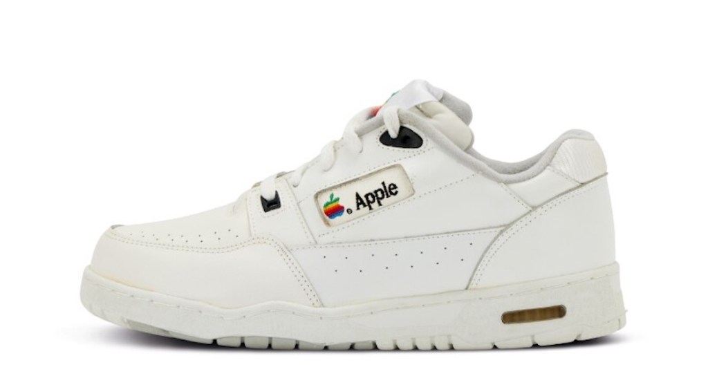 sneakers apple