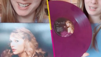 Como cuando compras un vinilo de Taylor Swift y te llega un disco raro de electrónica