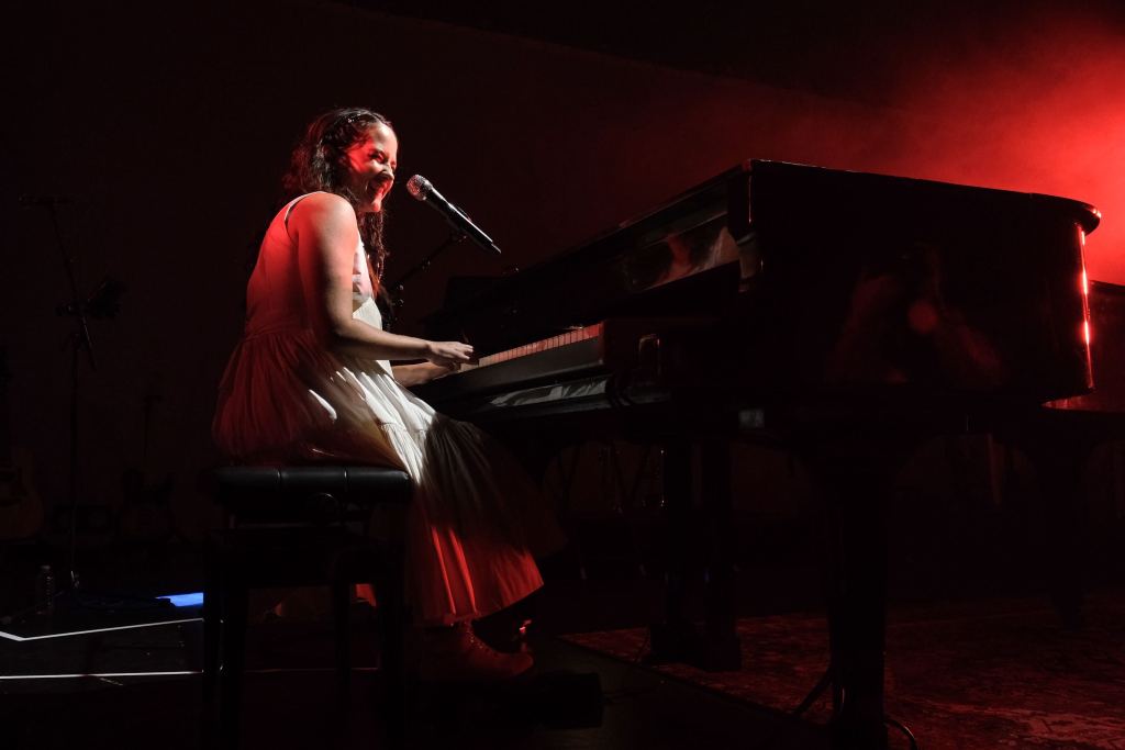 Ximena Sariñana armó una fiestota de XV años en el Lunario del Auditorio Nacional