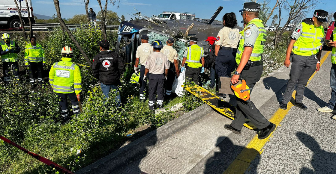 Accidente En La México Querétaro Volcadura De Autobús Deja 7 Muertos Y 20 Heridos