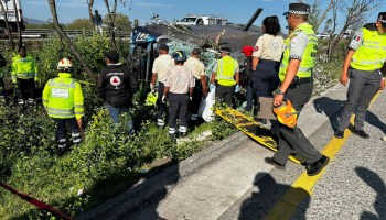 Accidente en la México-Querétaro: Volcadura de autobús deja 7 muertos y 20 heridos