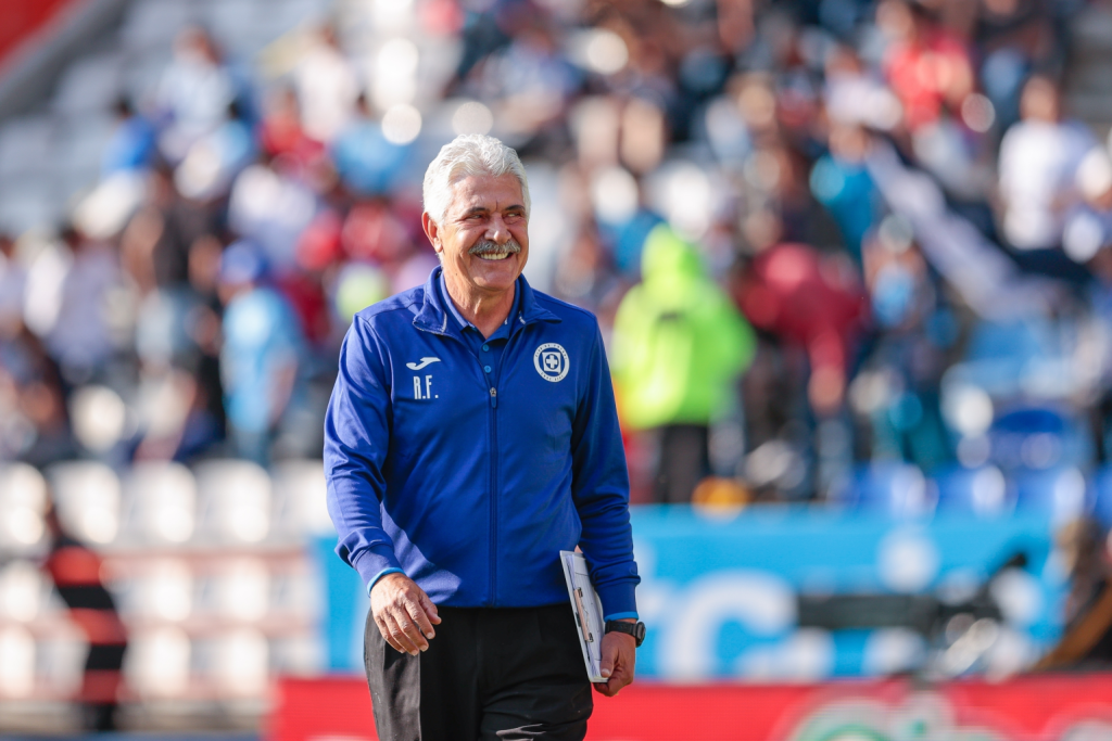 Cruz Azul despide al Tuca Ferretti 