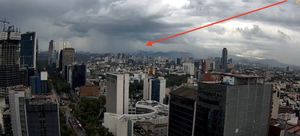 Santa cacucha con la lluvia que cayó en CDMX y el Edomex