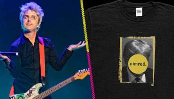 Green Day anda vendiendo una playera con la foto policial de Donald Trump