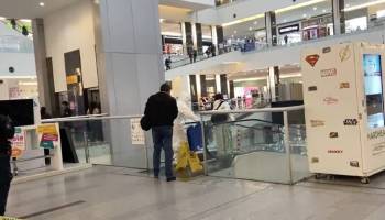 Un hombre murió tras caer del segundo piso de la plaza Town Center Rosario, en Azcapotzalco