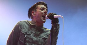 Vocalista de Lostprophets, acusado de pedofilia, es apuñalado en la cárcel