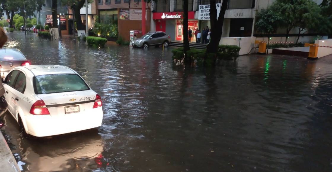 Se inundó Insurgentes Sur.