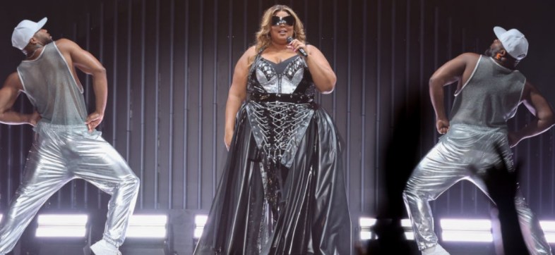 Ex-bailarinas de Lizzo demandan a la cantante por acoso sexual