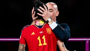 Luis Rubiales no renuncia, culpa a Jenni Hermoso por el beso en la final del Mundial Femenil 2023