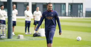 Mbappé regresa a los entrenamientos con el PSG