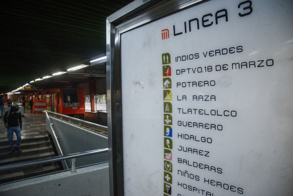 Línea 3 del Metro CDMX suspende servicio por mujer que se arrojó a las vías