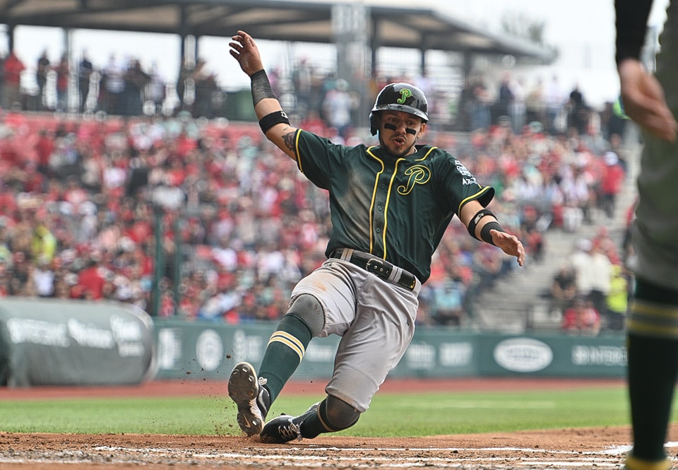 Pericos eliminaron a los Diablos