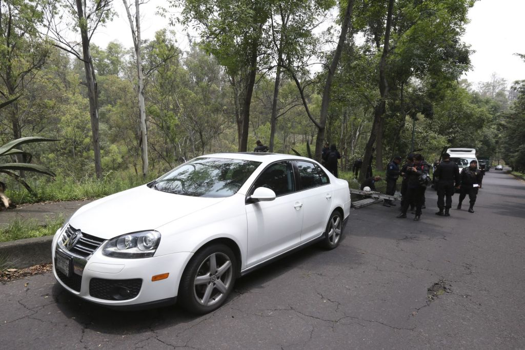 Joven quedó atrapado en barranco de Chapultepec al intentar ayudar a un perrito