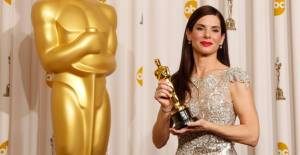 La absurda razón por la que "le quieren quitar" el Oscar a Sandra Bullock