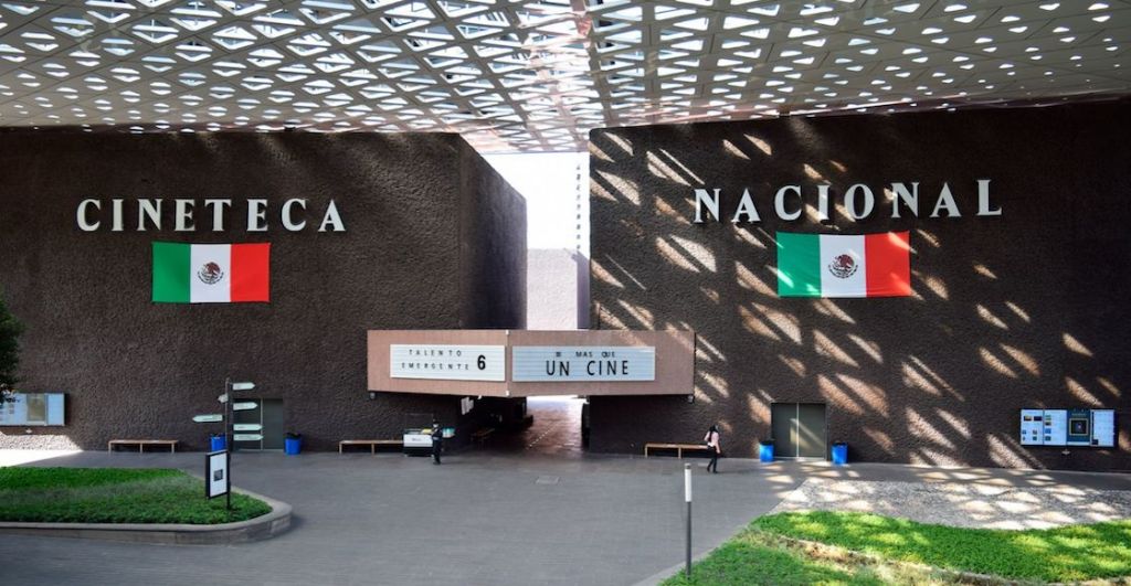 El caso de discriminación contra Laura, una mujer trans, en Cineteca Nacional