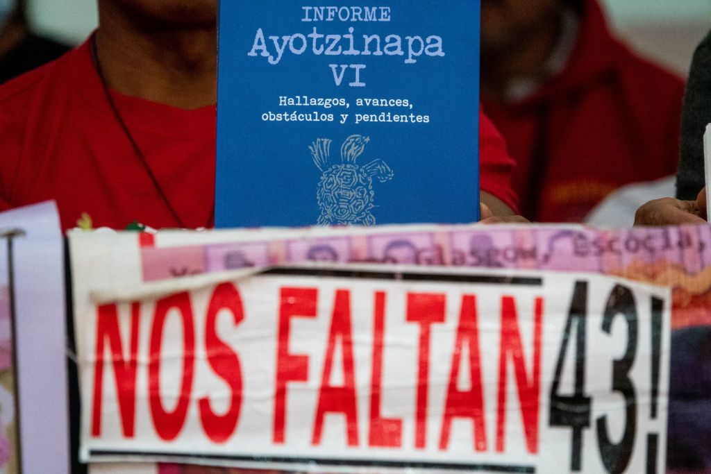Qué le pasó a los 43 y por qué: Mensajes de texto revelan nuevas pistas sobre Ayotzinapa