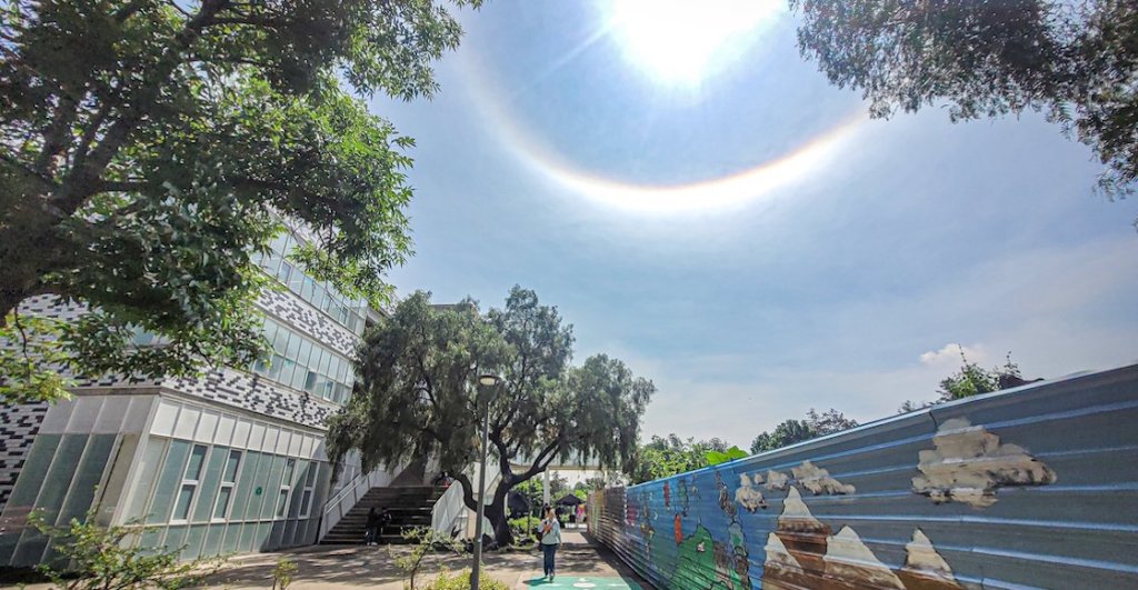 ¿Vieron el Sol? 10 fotos chidas del halo solar que sorprendió a CDMX