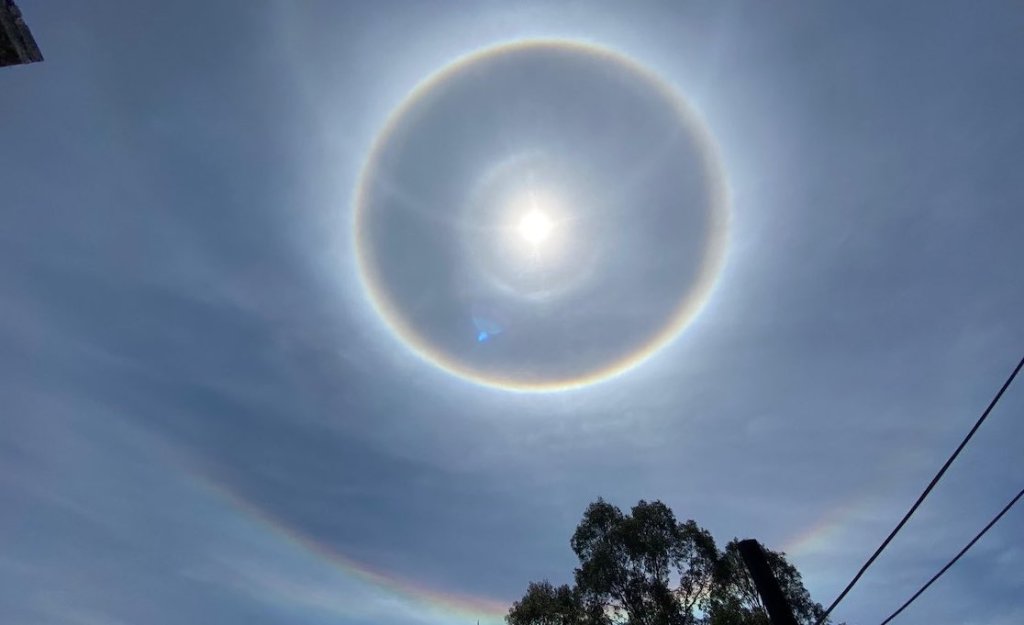 ¿Vieron el Sol? 10 fotos chidas del halo solar que sorprendió a CDMX