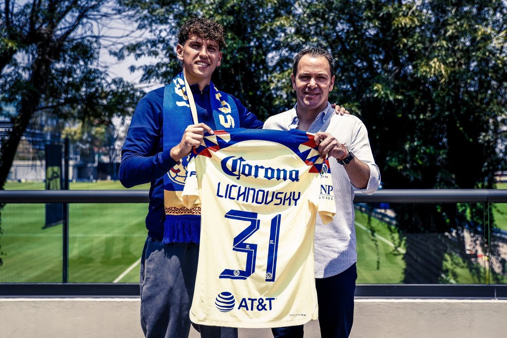 El chileno en su presentación en Coapa