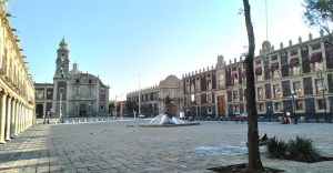 Escribir cartas de amor en la Plaza Santo Domingo