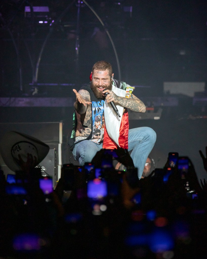 Post Malone incendió el Foro Sol y tocó con un fan en su primer concierto en México