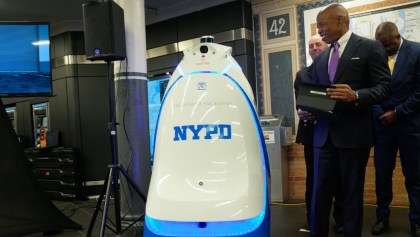 Así funciona el robot policía que vigilará el metro de Nueva York