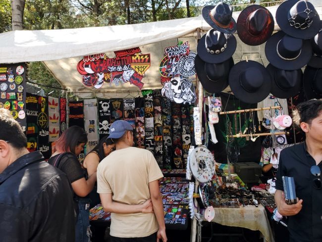 6 joyas que se pueden encontrar en el tianguis del Chopo