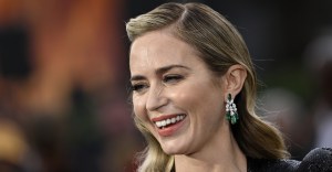 La disculpa que Emily Blunt le dio a una mesera... ¿11 años después?