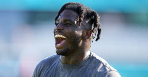 La exagerada multa que la NFL le impuso a Tyreek Hill de Dolphins