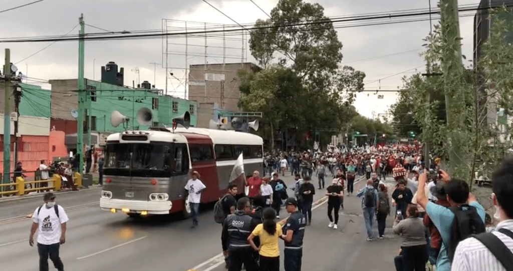 Con lluvia y todo: Así se vivió la marcha por el 2 de octubre en CDMX  