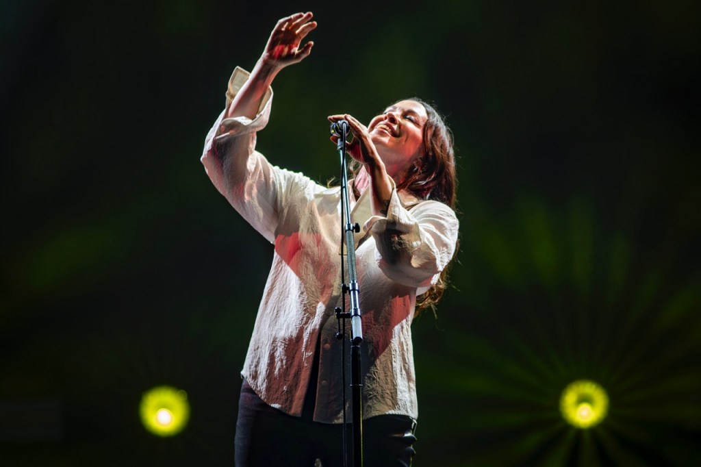 Alanis Morissette llenó de alegría noventera al Corona Capital 2023