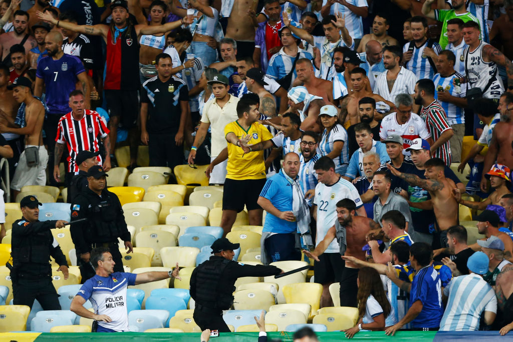 La violencia (y represión) en el Maracaná por la que se retrasó el Brasil vs Argentina