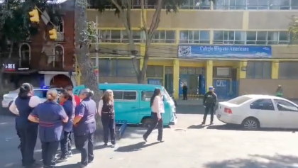 Desalojaron escuela por amenaza de bomba en Santa María la Ribera.