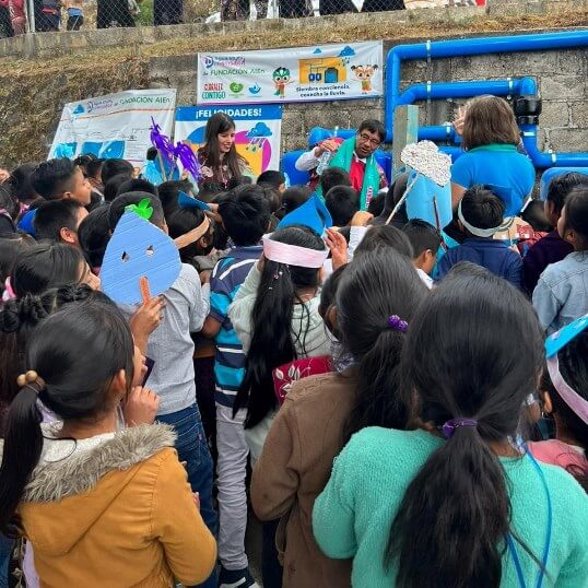 En las escuelas se está cosechando lluvia