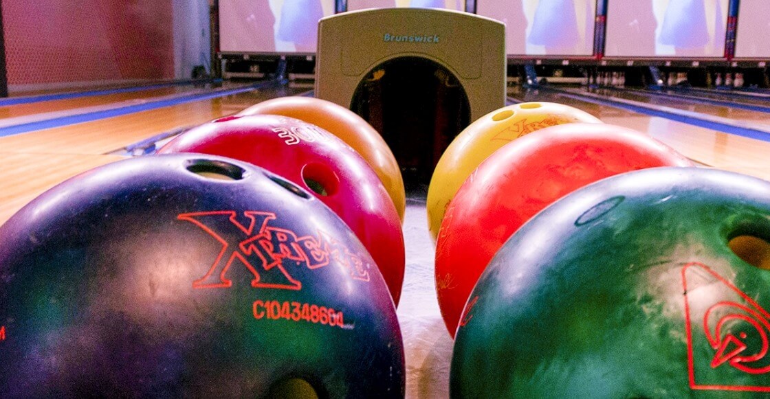 ¿Ya de vacaciones? Los 5 mejores lugares para jugar bolos en la CDMX