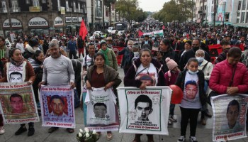 ¿Qué significa? Padres de los 43 de Ayotzinapa tendrán acceso a los documentos del caso en 2024