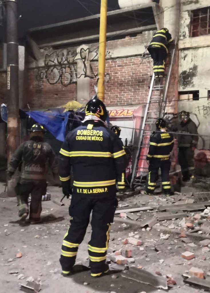 Explosión en bodega de Azcapotzalco deja dos personas muertas