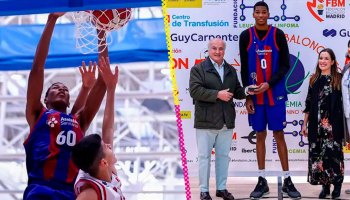 Mohamed Dabone, la joya del Barcelona de 12 años y más de dos metros de estatura