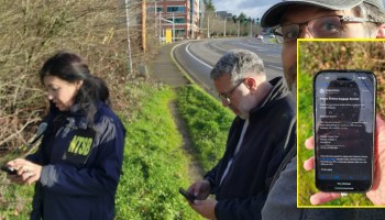 Un celular cayó desde el vuelo de Alaska Airlines y lo encontraron en la carretera