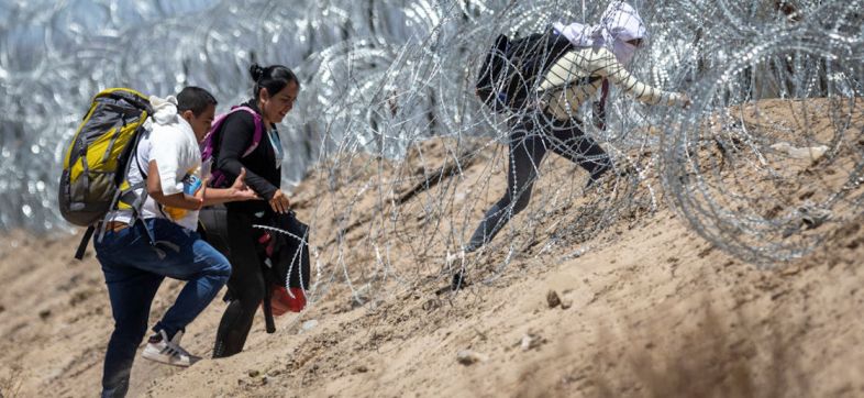 Quitan alambres de púas de frontera de texas.